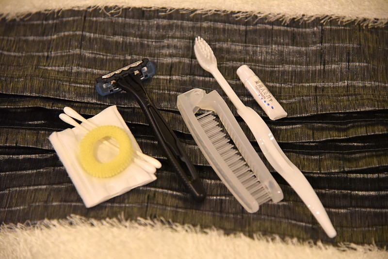 アメニティは歯ブラシセットやブラシなど一式