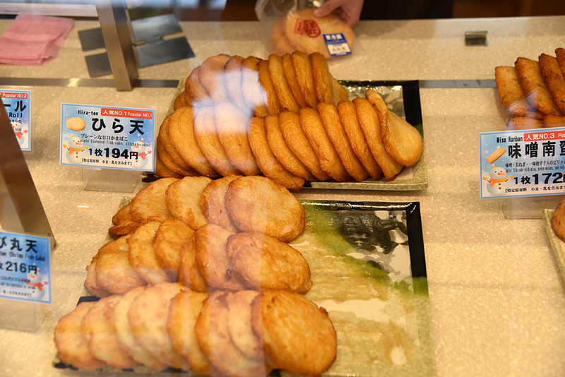 その場でケースに並んだできたてを購入できる