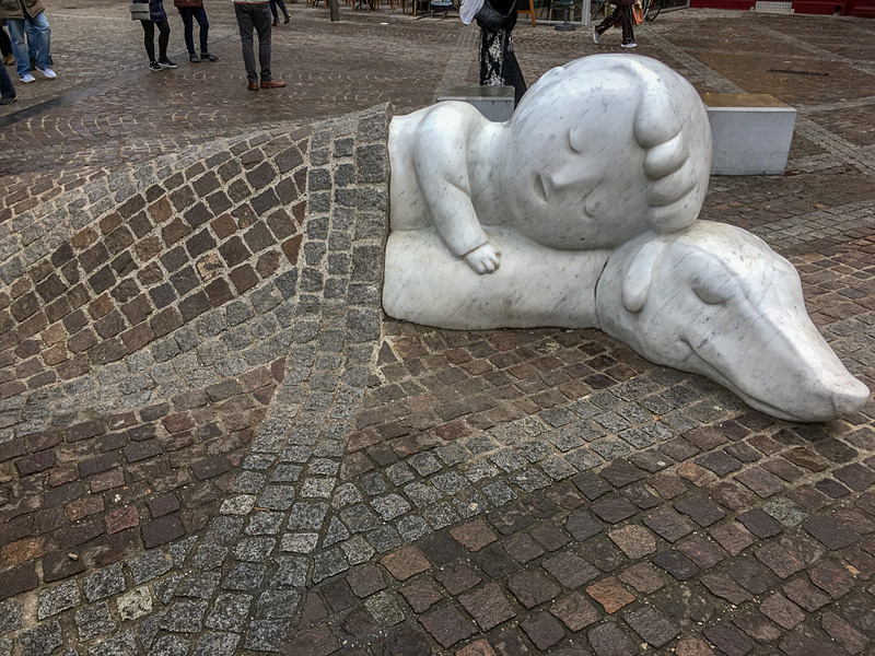 「フランダースの犬」のネロとパトラッシュ