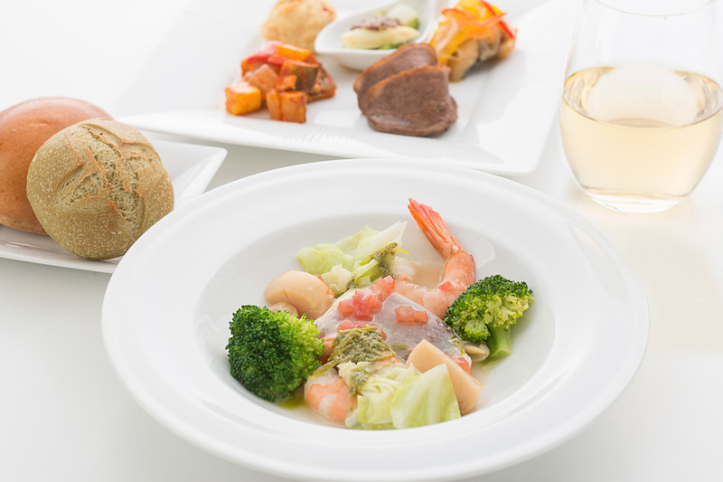 生江史伸氏が監修する機内食