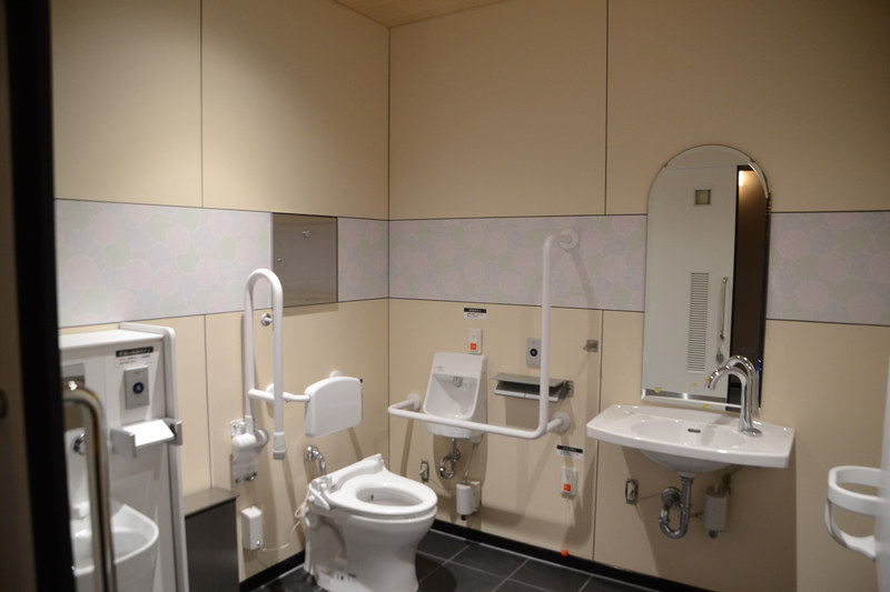 多目的トイレ