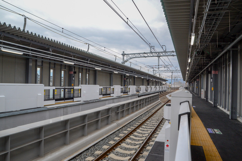 相対式の2面ホーム