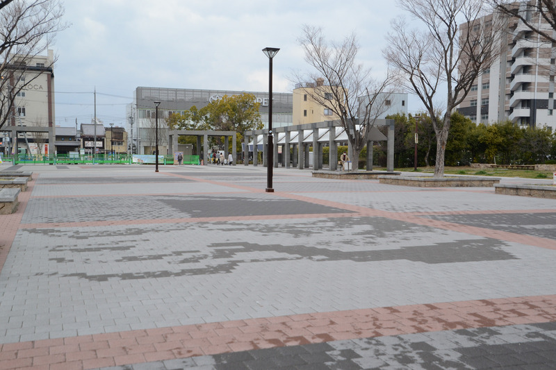 駅を背に左に歩くと七条通り