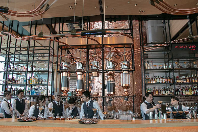 3階の「ARRIVIAMO BAR」