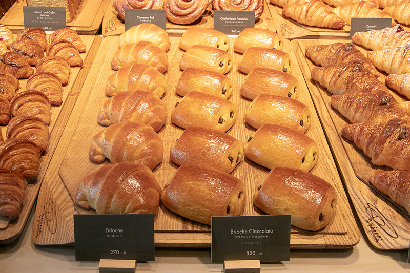 1階では「スターバックス リザーブ ロースタリー東京」オリジナルのグッズなども購入できる