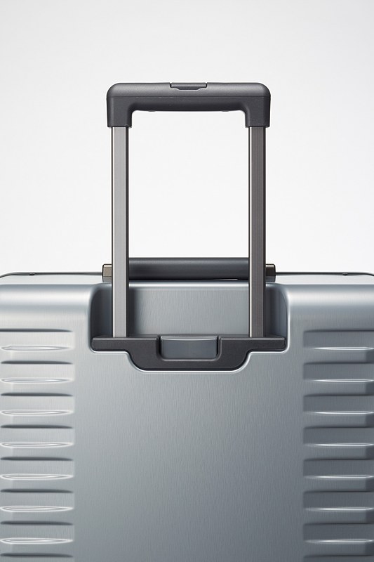 ワンタッチでキャスターをロックする機構「MAGIC STOP」