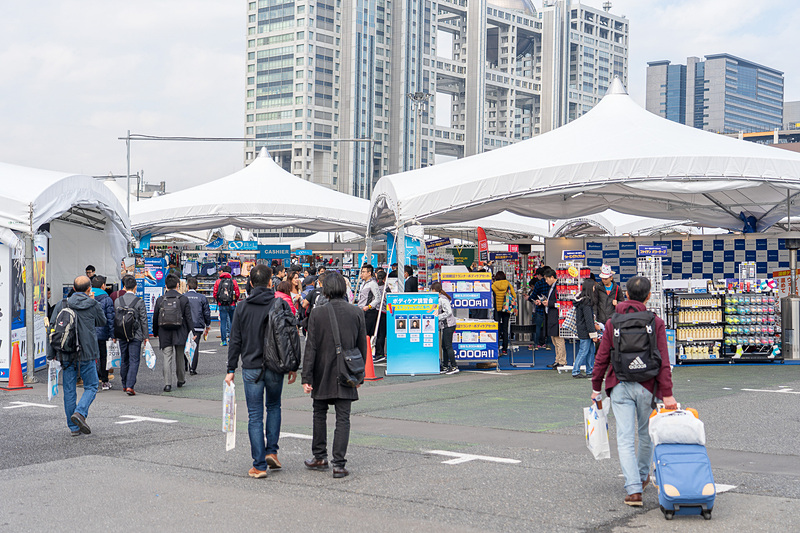 ランニングウェアや健康グッズなどいろいろ販売