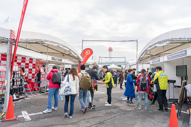 ランニングウェアや健康グッズなどいろいろ販売