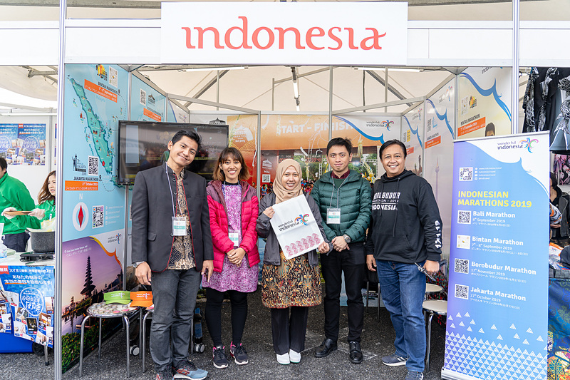 インドネシア共和国観光省ブースでは、バリマラソン、ビンタンマラソン、ボロブドゥールマラソン、ジャカルタマラソンのオーガナイザーが来日中。いずれも秋に開催される大会です