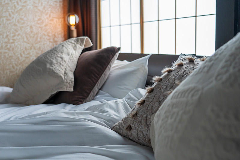 それぞれセミダブルベッドが2つ