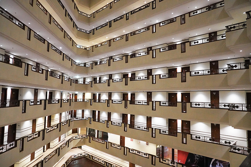 吹き抜け空間がカッコいい