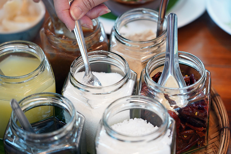 調味料いろいろ。少しのさじ加減でそれぞれ違う味になるのがおもしろい