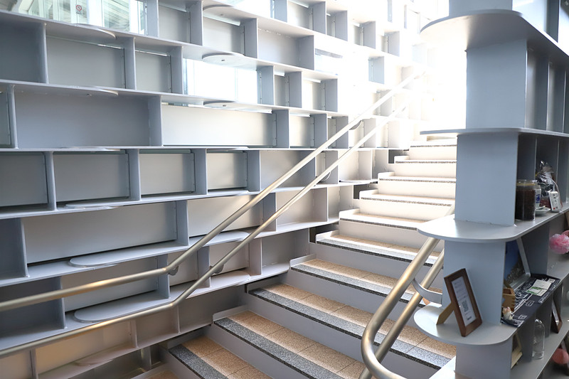 まだまだ多くの作品を展示できそうだ