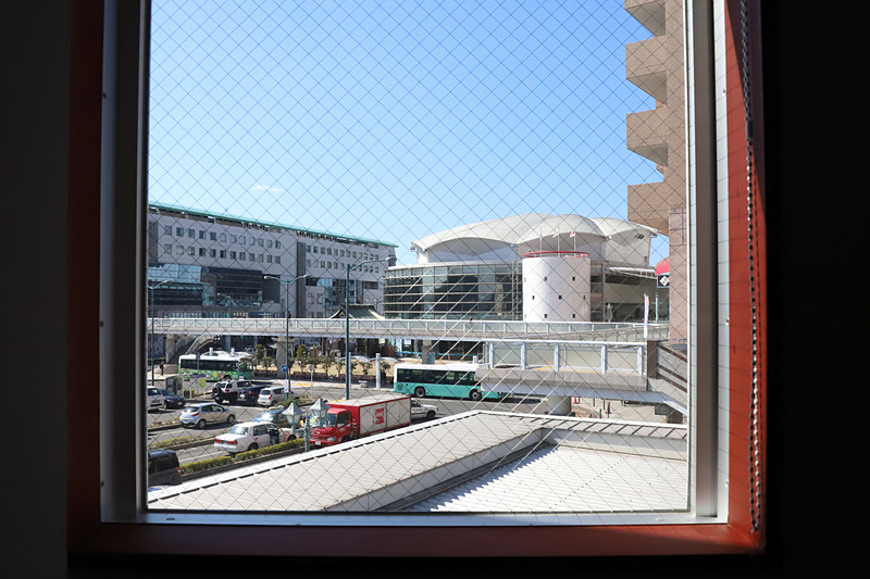 海や駅前が一望できる部屋も