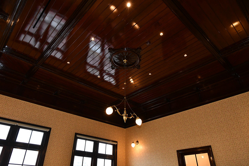 旧次室。個展などイベントに使用される予定とのこと