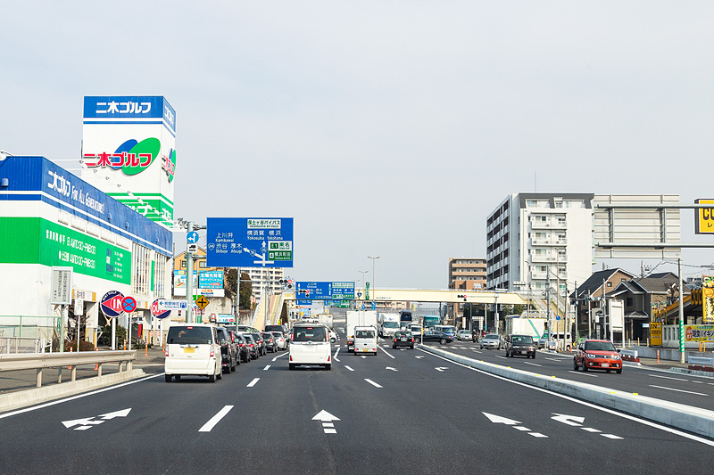 南町田北交差点は左車線を進むと側道、右車線を進むと町田立体なのは従来から変わらず