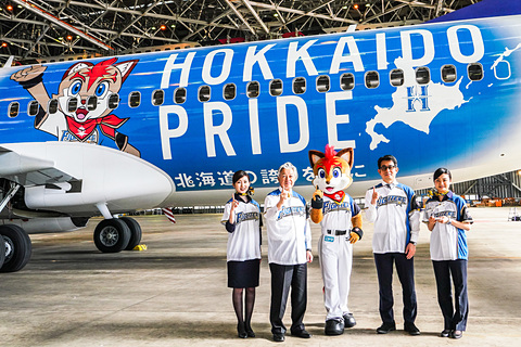 スカイマーク、北海道日ハムコラボ機「ファイターズジェット」を