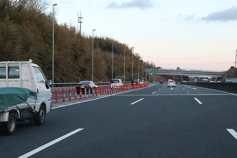 伊勢湾岸道はしばらく片側3車線