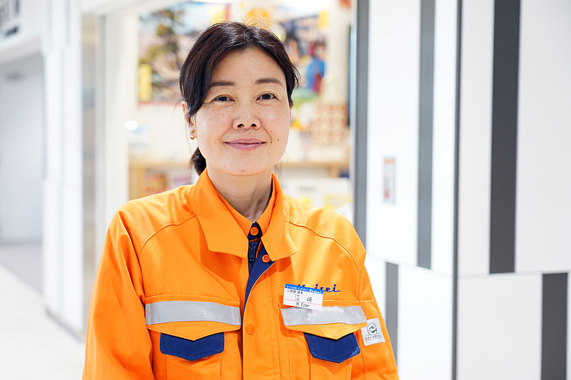 「本日より各種店舗もオープンしますので皆さまにお楽しみいただけたら」と工事責任担当者として今回のリニューアルの概要について説明した京成電鉄 鉄道本部 施設部 工務課課長 江崎待子氏