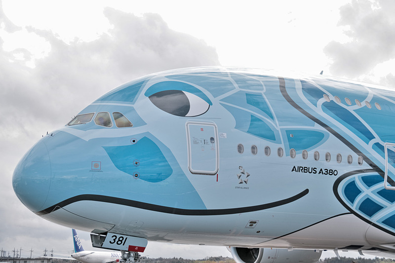 インパクトのあるカラーリングが施されたFLYING HONU 1号機