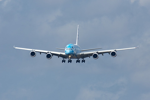 ●新…エアバスA380／Flying Honu 1/230約30cm 機内販売] A380 FLYING HONU 1/500モデルプレーン [JA381A] - YouTube