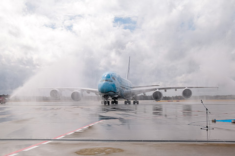 ANAのエアバス A380型機「FLYING HONU」1号機の日本到着を写真で紹介