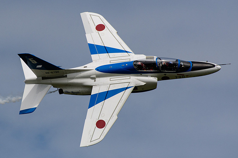航空自衛隊のアクロバットチーム「ブルーインパルス」