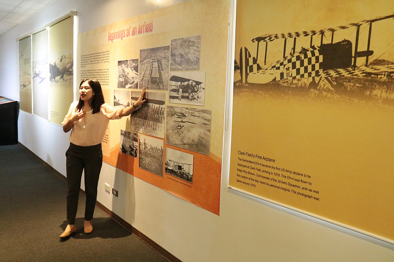 クラークミュージアム内の展示。人々の生活や事件など、時間軸で並べられた展示なので分かりやすい。つい日本人に関係ある展示に見入ってしまうが、ピナツボ火山の大噴火や特別経済区になってTexas Instrumentsなどの世界的にメジャーな企業が進出してきていることについても学べる