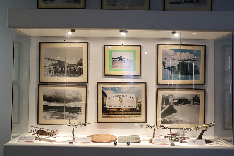 クラークミュージアム内の展示。人々の生活や事件など、時間軸で並べられた展示なので分かりやすい。つい日本人に関係ある展示に見入ってしまうが、ピナツボ火山の大噴火や特別経済区になってTexas Instrumentsなどの世界的にメジャーな企業が進出してきていることについても学べる