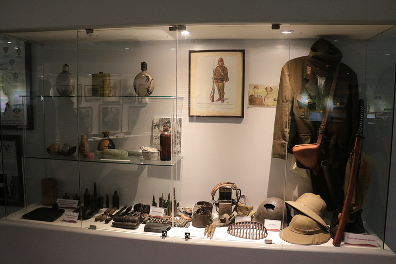 クラークミュージアム内の展示。人々の生活や事件など、時間軸で並べられた展示なので分かりやすい。つい日本人に関係ある展示に見入ってしまうが、ピナツボ火山の大噴火や特別経済区になってTexas Instrumentsなどの世界的にメジャーな企業が進出してきていることについても学べる