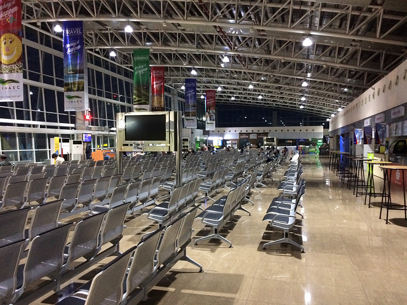 早朝のクラーク国際空港 国際線出発ロビー