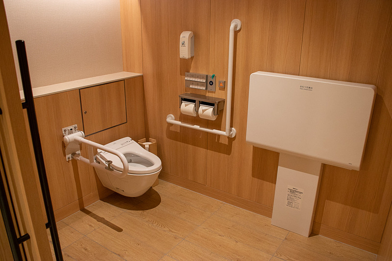 ダイヤモンド・プレミアラウンジとサクララウンジのトイレの仕様はほぼ同じ