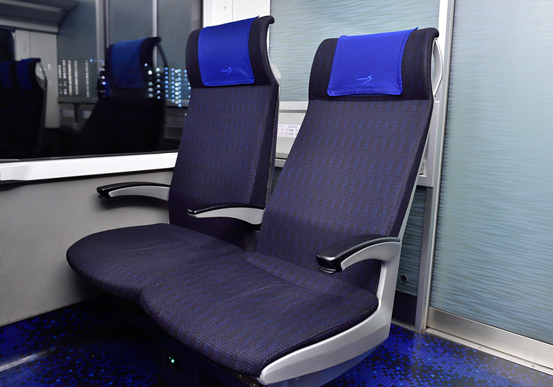 リクライニングも深めなので、リラックスタイムが過ごせます