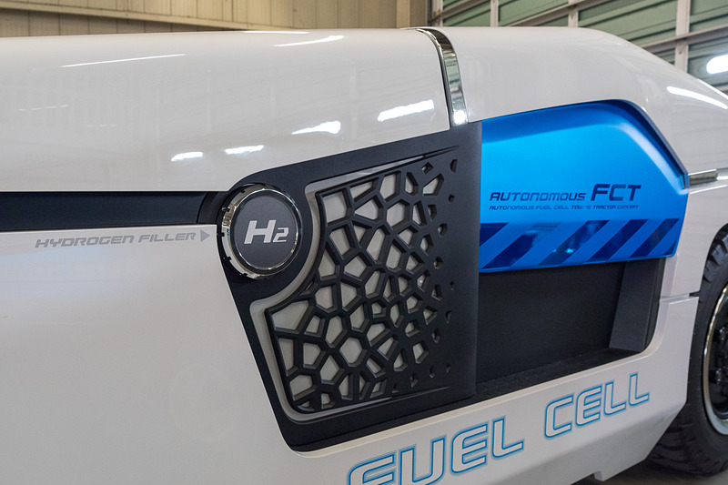 左側面に水素の供給口