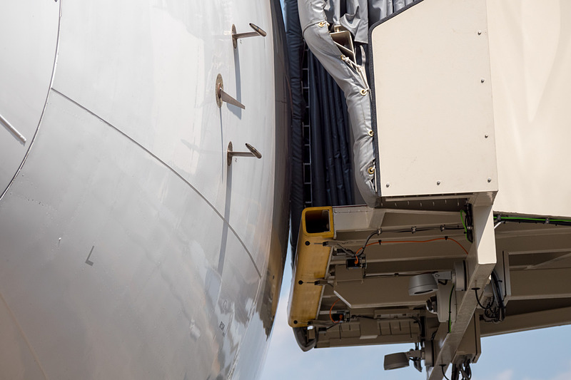 手前10cmの位置まで自動操縦