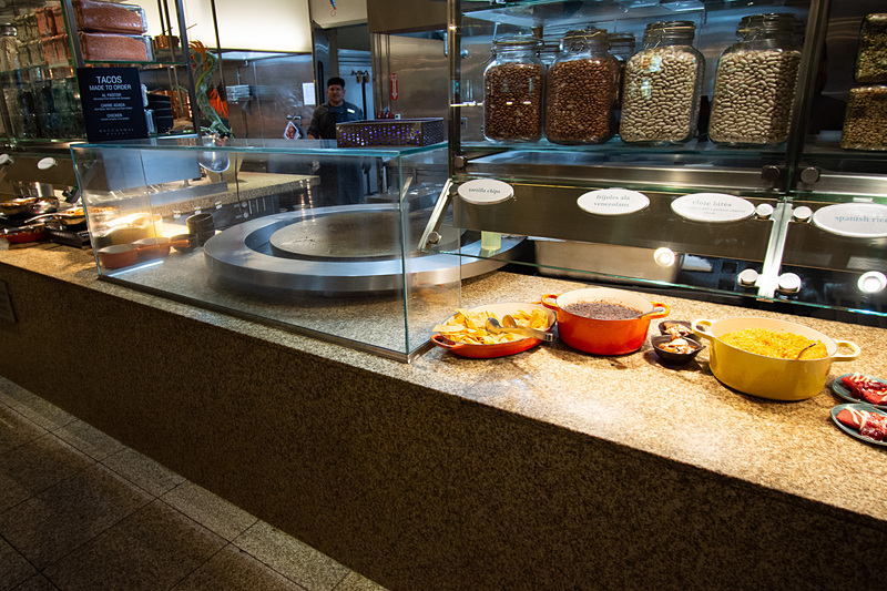 トルティーヤを焼く台があるタコススペース