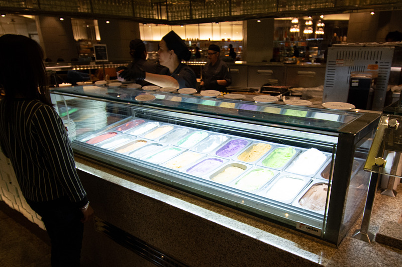 充実のスイーツコーナー