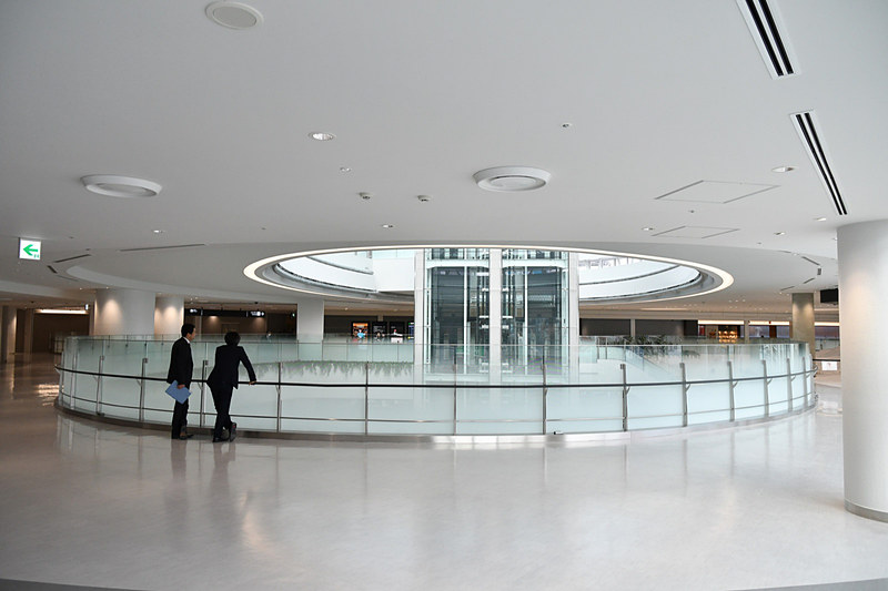 3階の吹き抜け部外周路