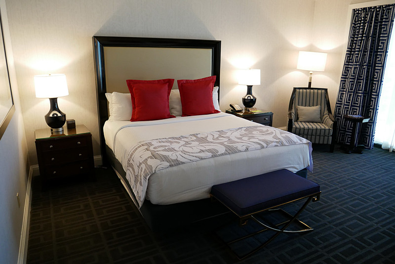 今回宿泊した「Palece Tower Premium Room」。近年リノベーションされて、とてもきれいな部屋です