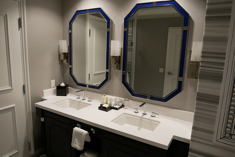 シンクは2面ありますので、2人で宿泊してもシンクを独占できます