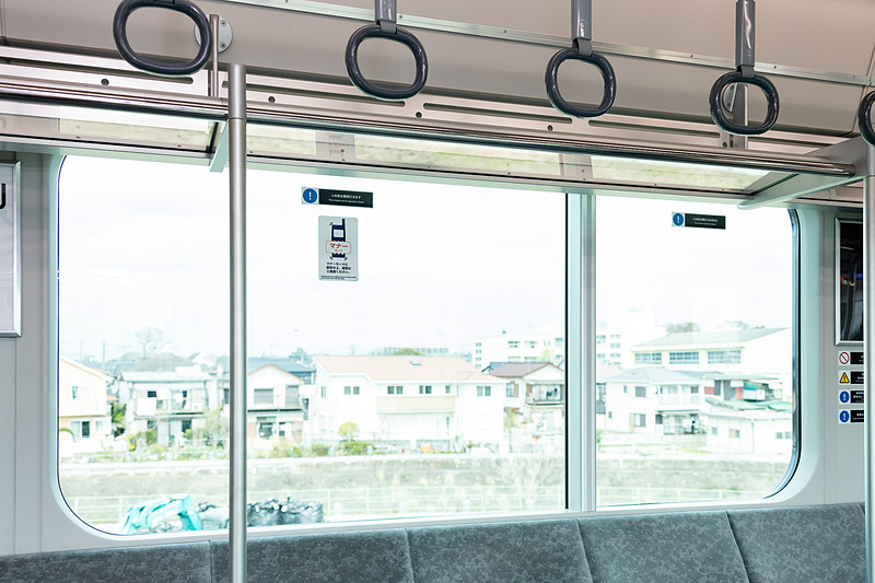 大小の組み合わせとなる窓は大きいほうのみ開閉可能