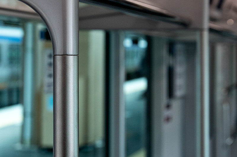 手すりなどは指紋が付きにくいフィニッシュを採用