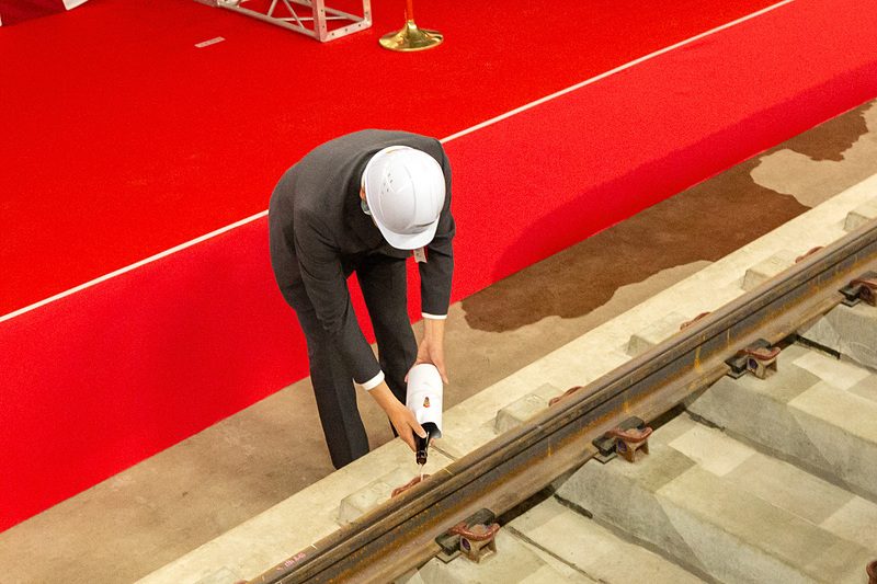 締結部分に清めの儀を行なう