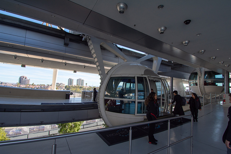 かごとホイールの接続部を見ると、観覧車というよりケーブルカーやロープウェイのよう