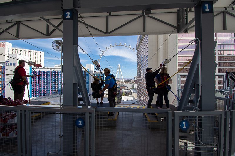 こんな感じの高台でスタンバイ