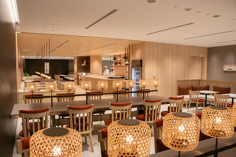 「鮨 鶴亭」のあるダイニングエリア