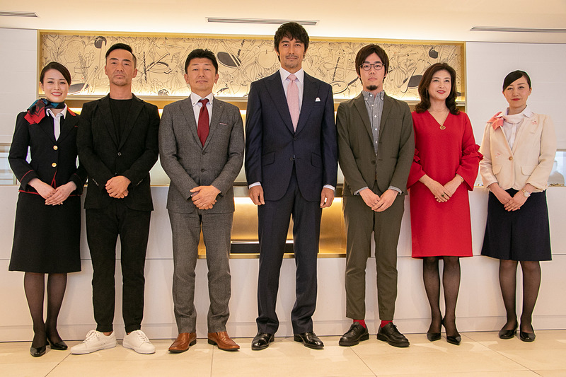 内覧会にはJAL国際線イメージキャラクターを務める俳優の阿部寛さんや関係者が出席した