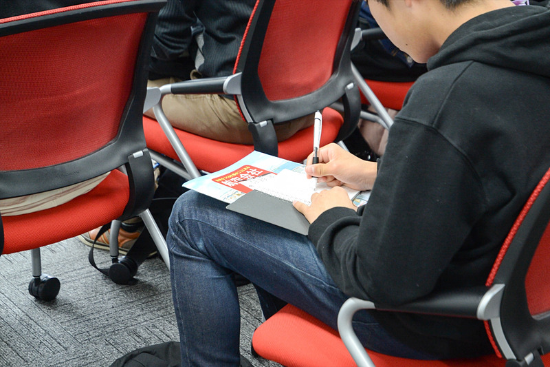 真剣にメモを取る生徒もたくさんいた