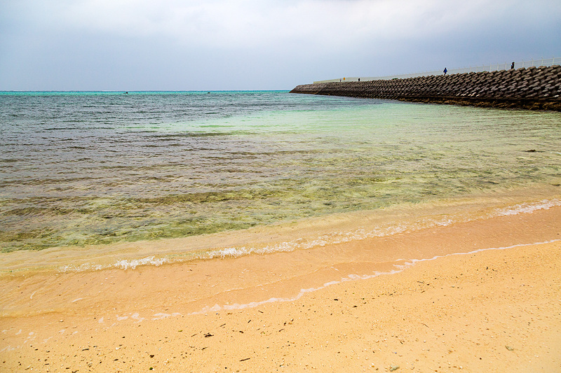 進入禁止地点。取材時は小雨がパラつく天気だったけれど、ここから見る海もめちゃくちゃきれいだった