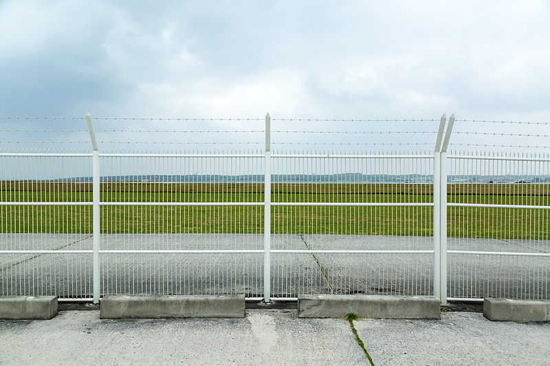 この辺りのフェンスは避けることのできない高さ